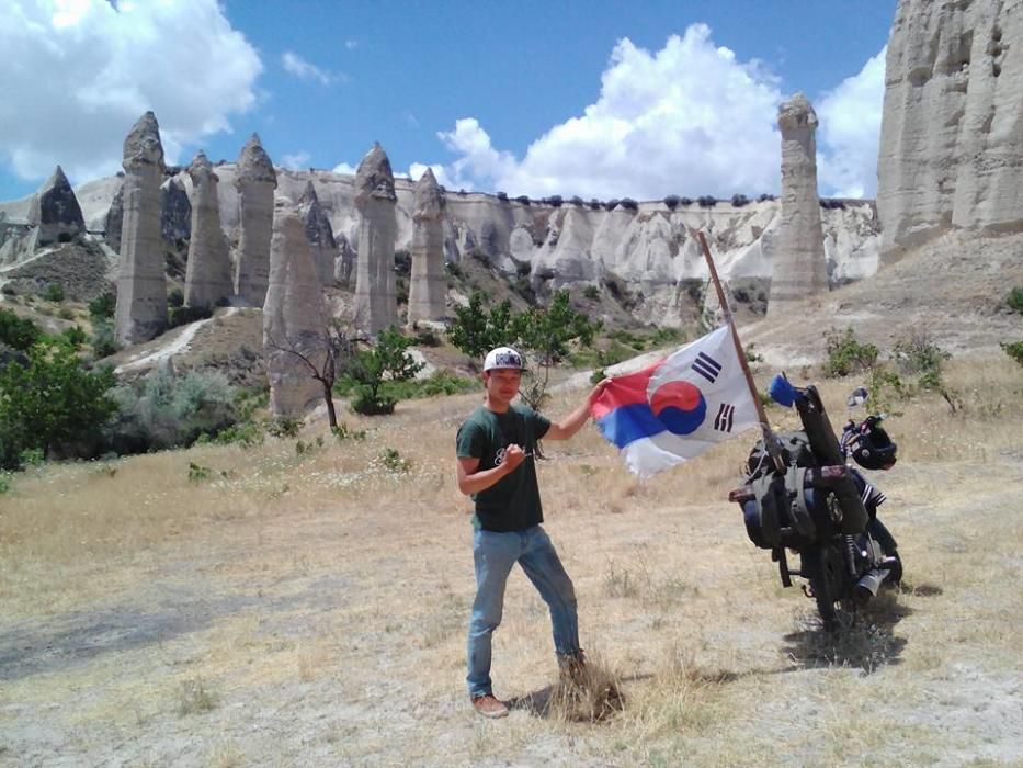 La increíble aventura del coreano que viajó hasta Canarias en moto