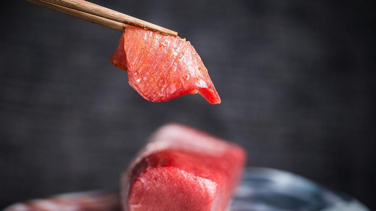 Sashimi de atún rojo de acuicultura española.