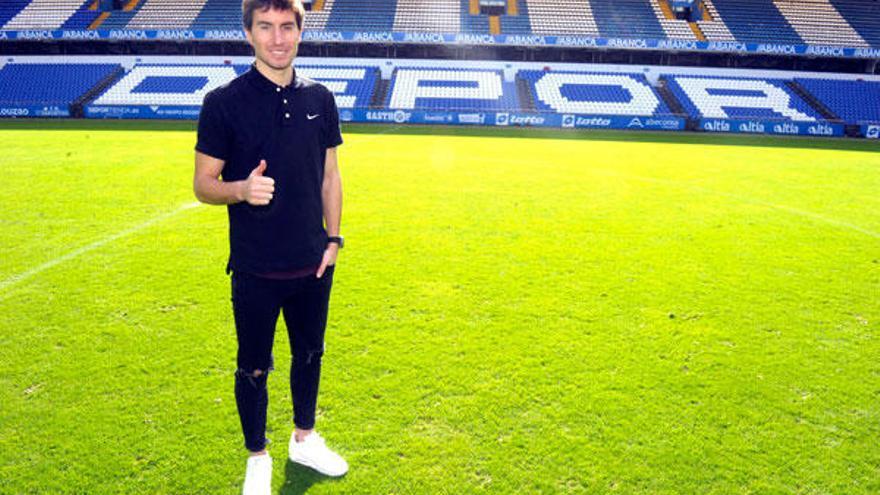 Pedro Mosquera, hoy en Riazor tras firmar su renovación.