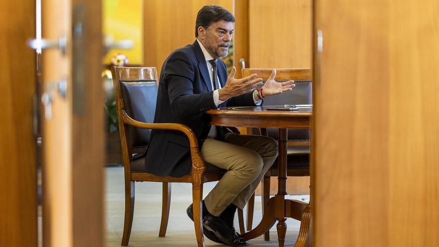 Barcala: &quot;La ciudad de Alicante no quiere los macrodepósitos&quot;