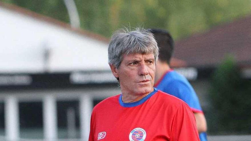 Antonio Dacosta, entrenador de la UD Ourense. // I.Osorio