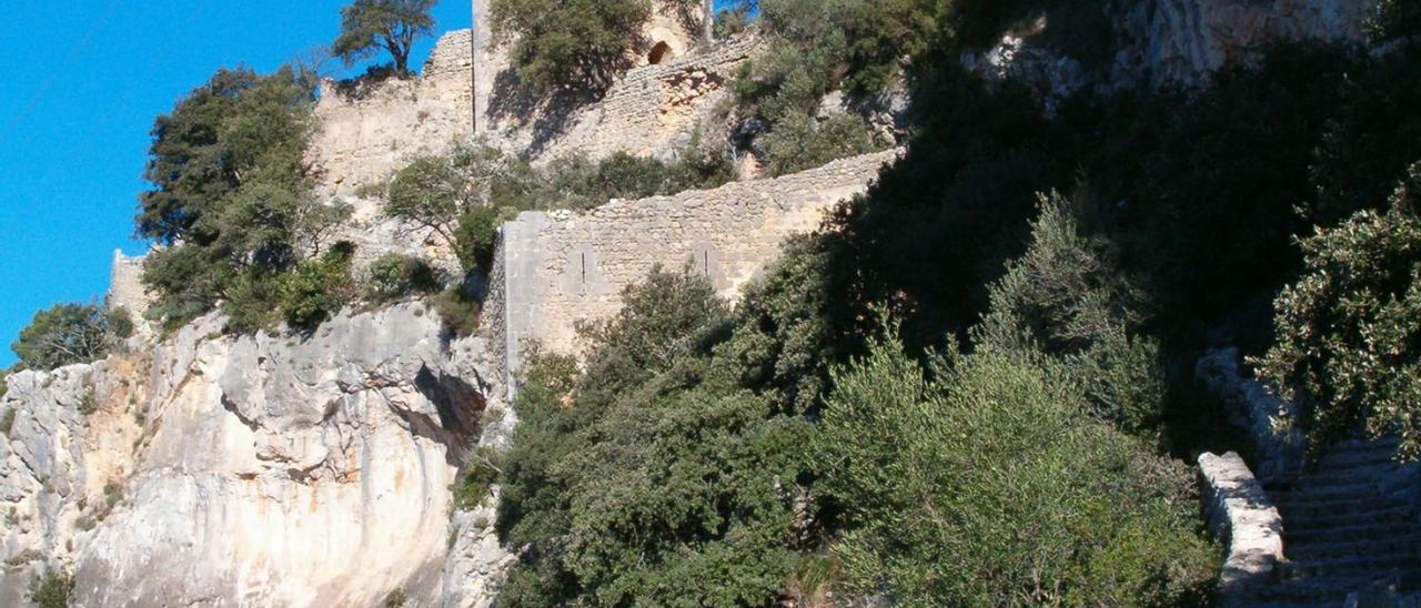 La declaración del Castell d’Alaró como monumento nacional reconoció que las murallas son privadas | B.N.