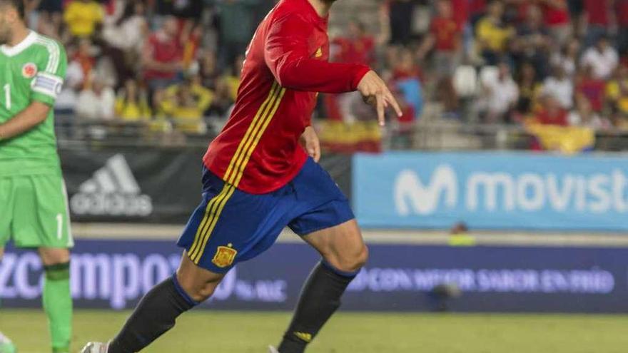 Morata festeja el gol del pasado miércoles con la selección en Murcia. // Efe