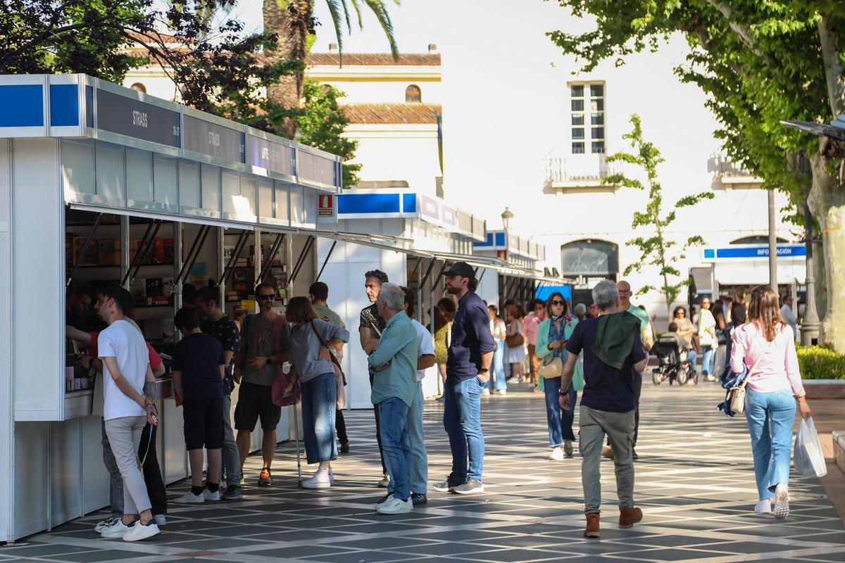 El público en San Francisco en la última edición de la Feria del Libro de Badajoz.