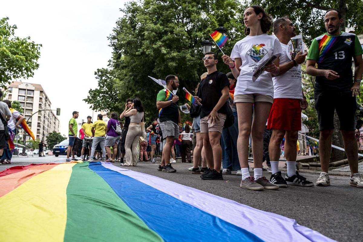 Fotogalería | Así fue la marcha del orgullo en Cáceres