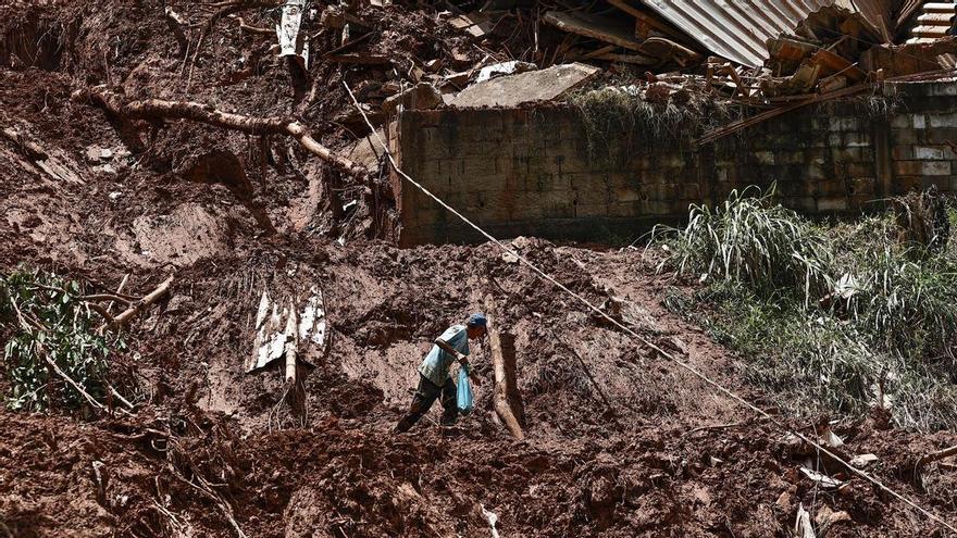 Suben a 66 los muertos por los temporales en Brasil