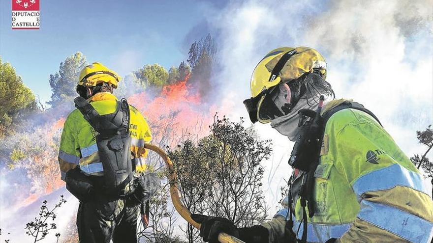 Bajo control en incendio de Cabanes