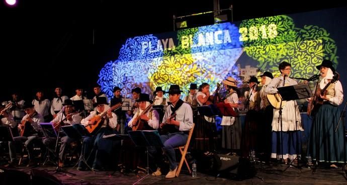 El folklore abre la veda en Playa Blanca