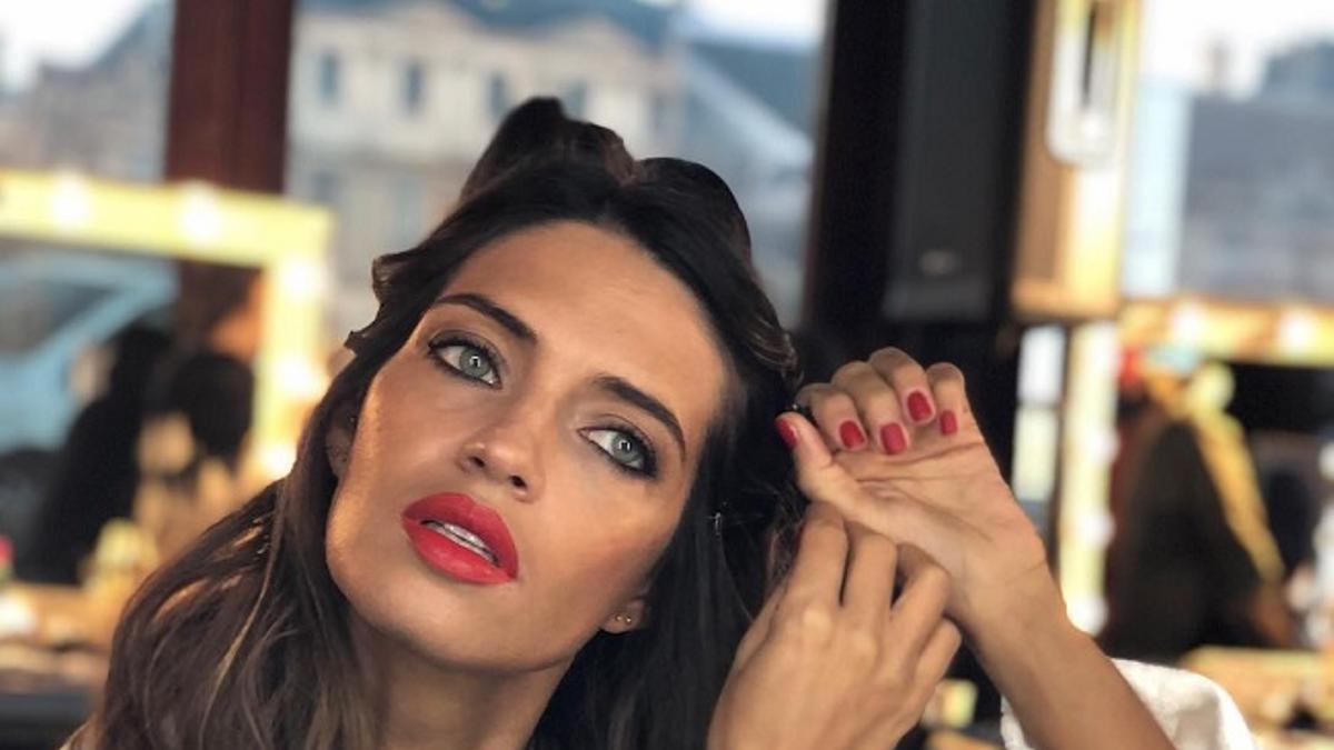 Sara Carbonero con maquillaje potente de L'Oréal Paris