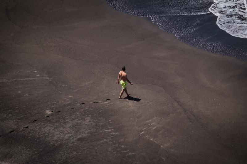 Abre la playa del Bollullo, en La Orotava