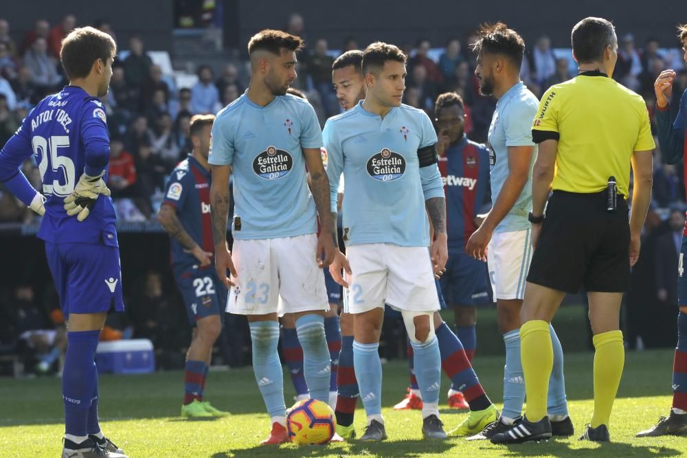 El Celta - Levante, en imágenes. // M.G. Brea | R. Grobas | EFE