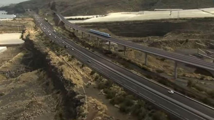 TENERIFE TRANSPORT | The Cabildo Sets a Ten-Year Deadline to Address Island Mobility