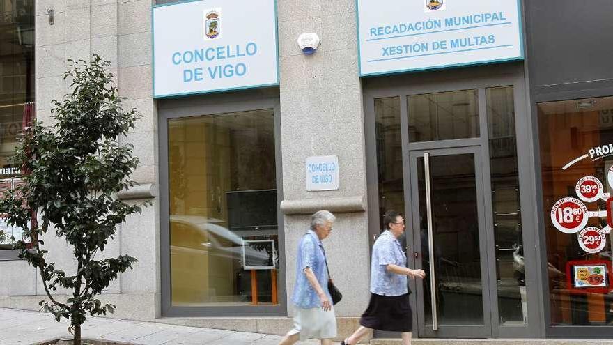 Oficina de recaudación municipal del Concello de Vigo. // José Lores