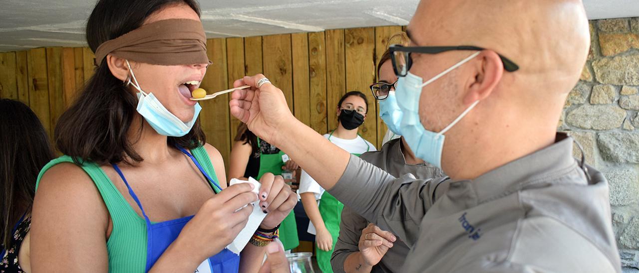 En Valga continúan las actividades relacionadas con la anguila y el aguardiente.