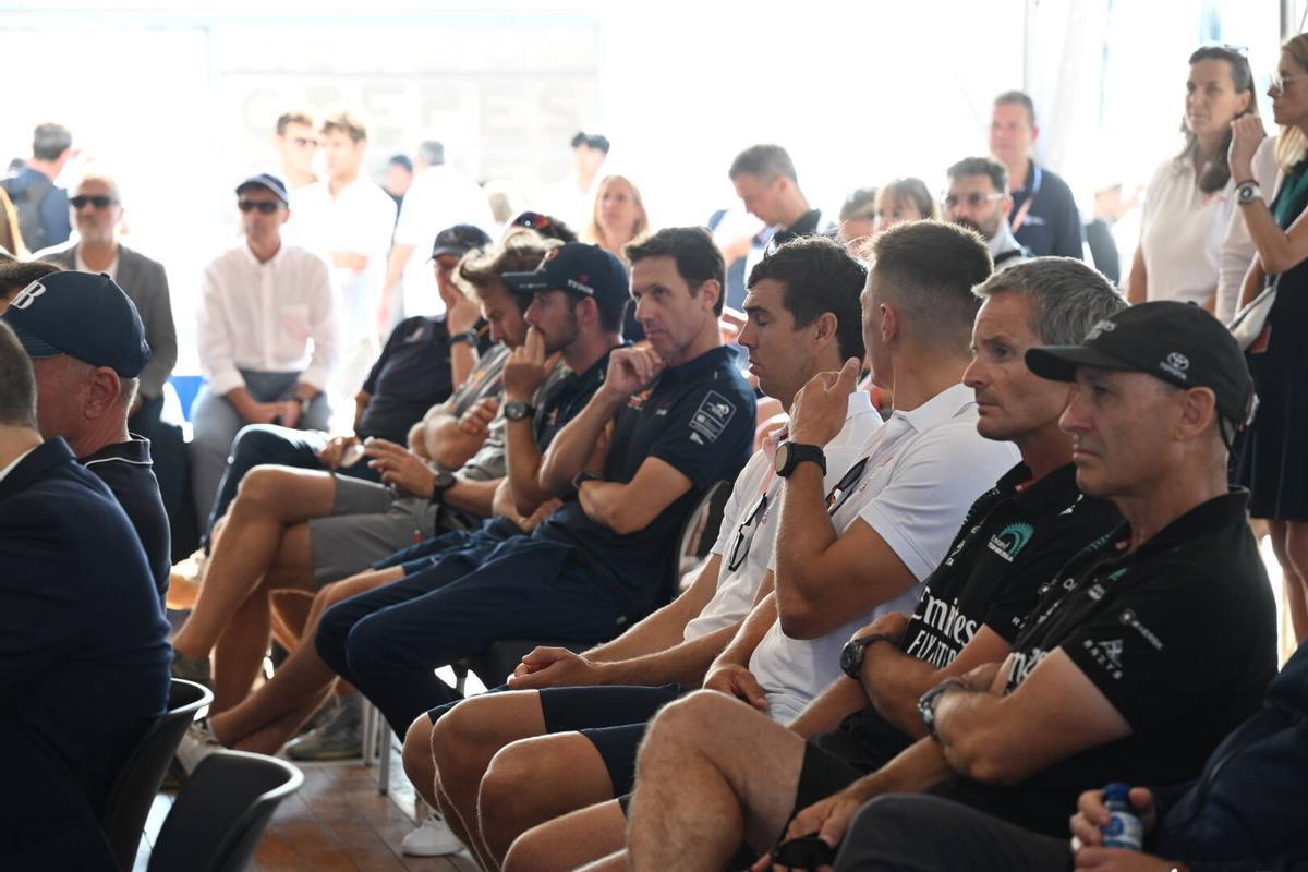 Acto de bienvenida en el Port Vell a los integrantes de la Copa América y presentación de los seis equipos participantes, a un año de las regatas finales.