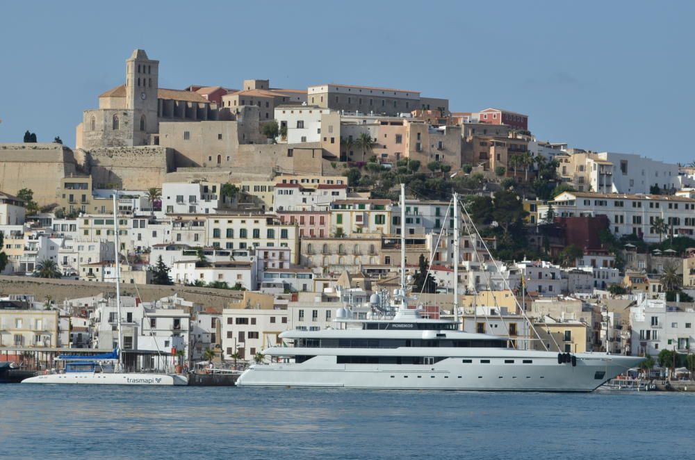 El yate Moneikos, en Ibiza