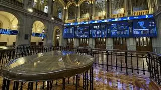 El Ibex 35 cae un 0,3% pero mantiene los 11.200 puntos