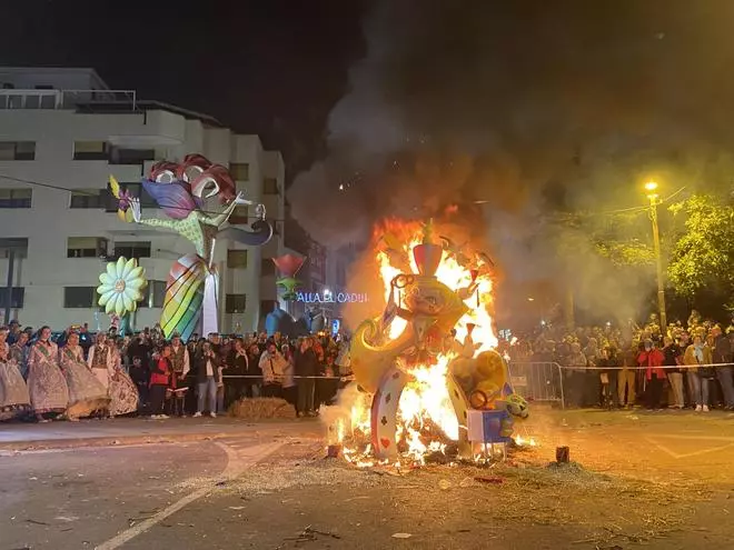 Así ha ardido la falla infantil de El Caduf, la ganadora en Benicarló