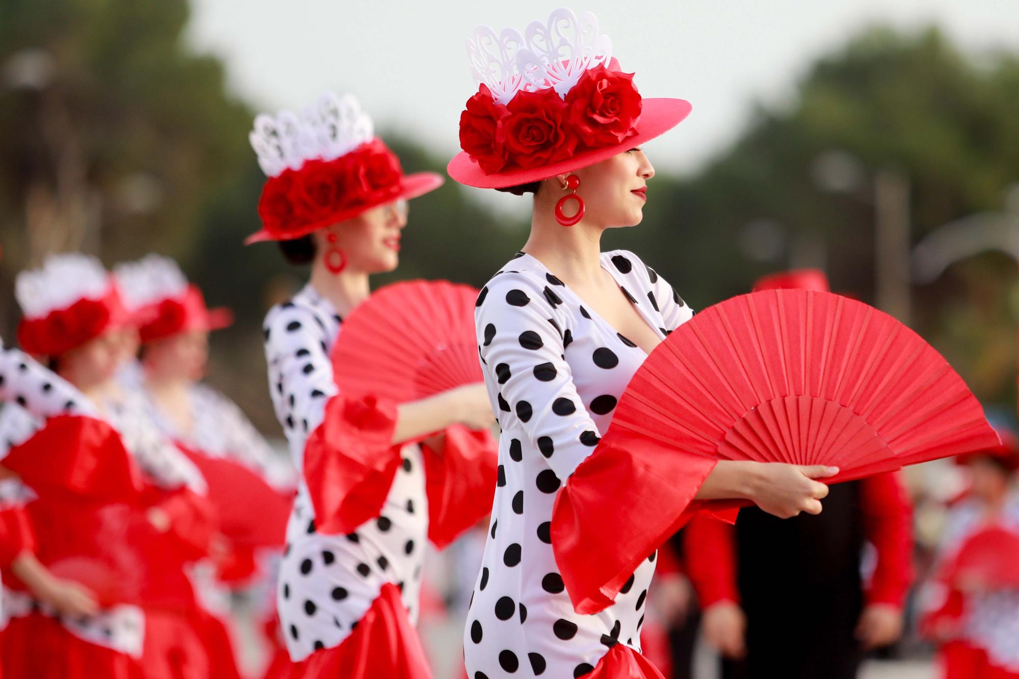 Todas las imágenes de la rúa de carnaval 2023 en Santa Eulària