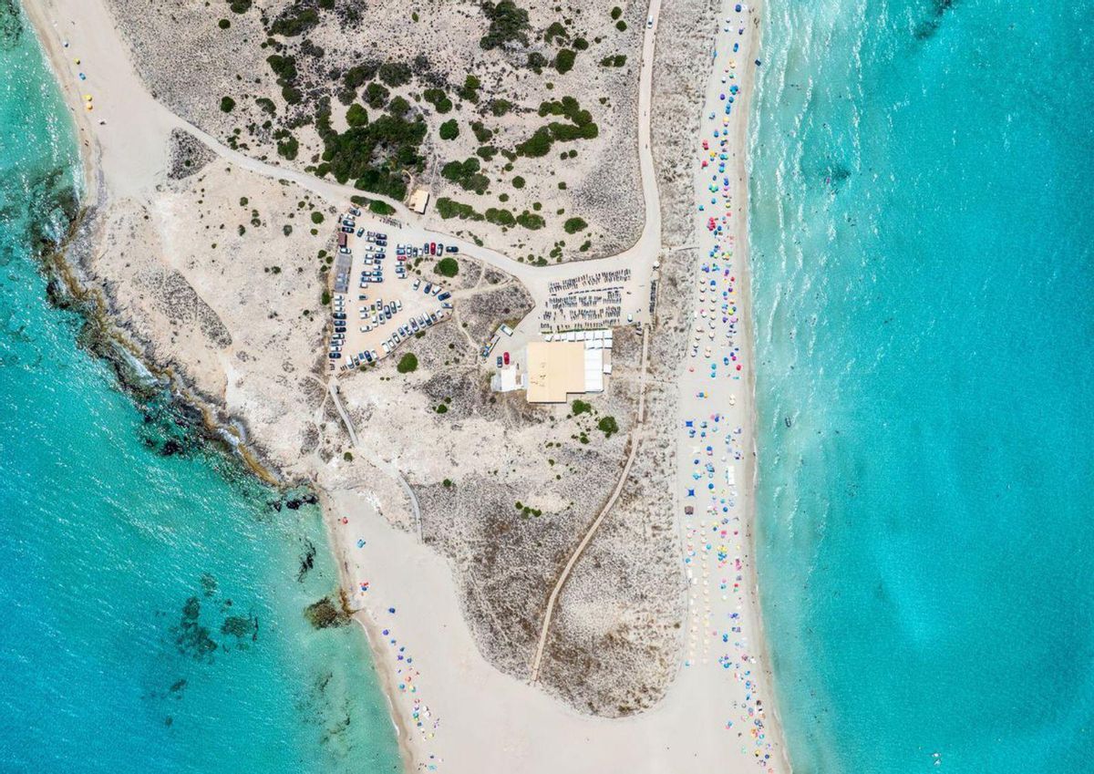 Es Ministre está ubicado en plena playa de ses Illetes. | ES MINISTRE
