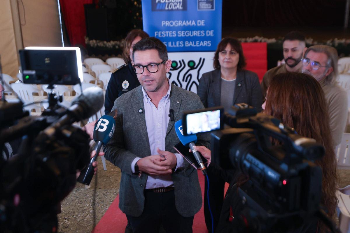 Rafael Triguero explica los detalles del programa de 'Festes segures'