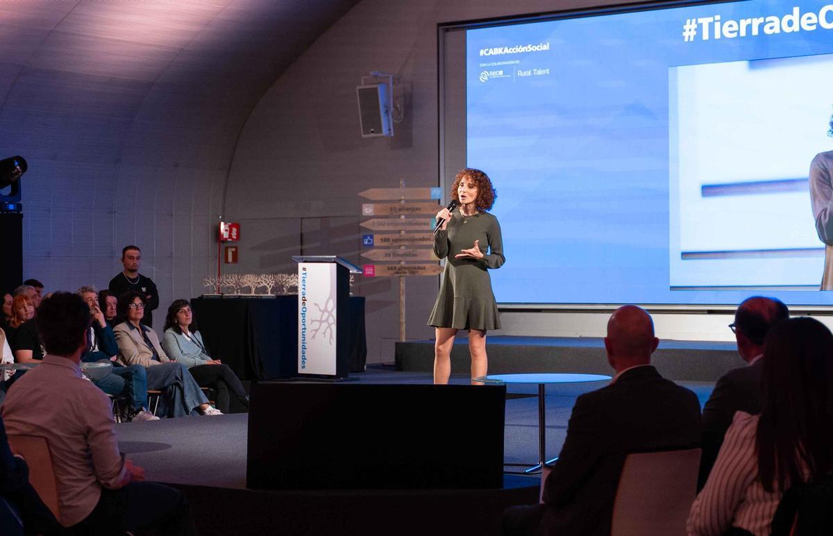 Cristina Bellés expone su proyecto en los premios Tierra de Oportunidades de CaixaBank.