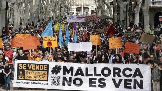 VÍDEO | Visitas prohibidas, habitaciones sin luz y ni rastro de contrato