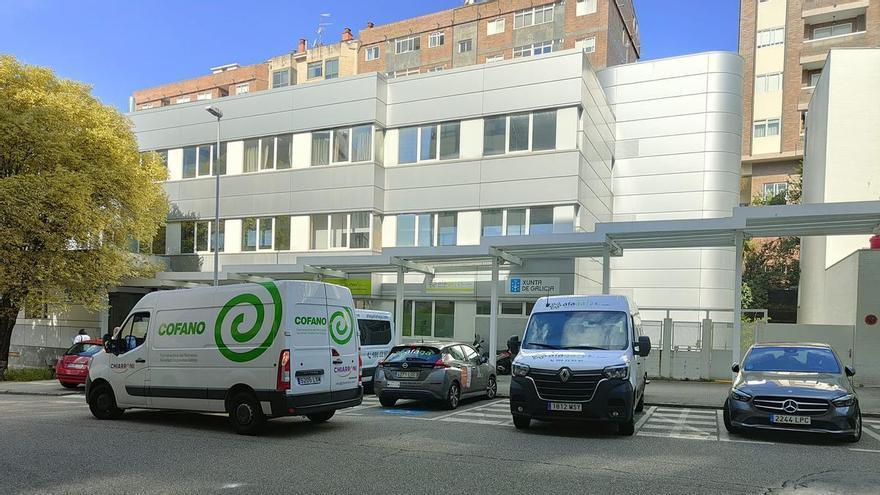 Usuarios denuncian los problemas de aparcamiento para ir al centro de valoración de discapacidad y al ambulatorio de A Doblada