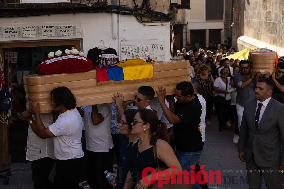 Imágenes del funeral en Caravaca de algunas de las víctimas del incendio en las discotecas de Murcia