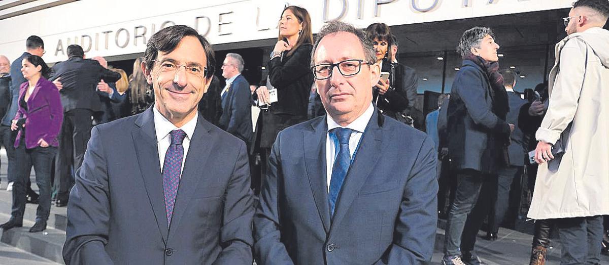 El presidente de la Autoridad Portuaria, Luis Rodríguez, junto a Carlos Eleno en una imagen de archivo.