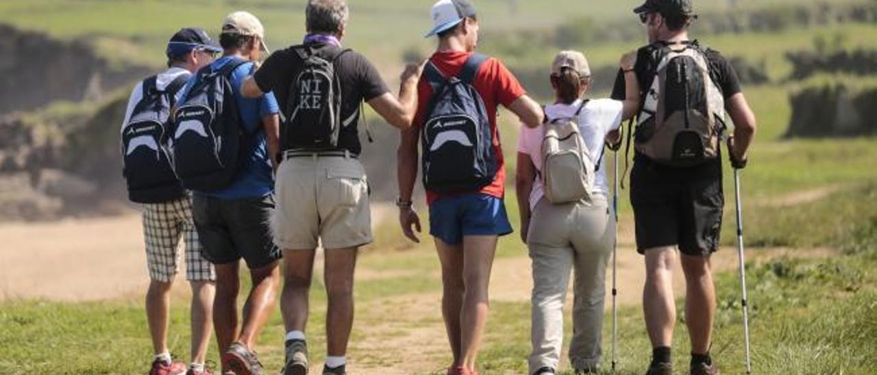 Tres presos de El Dueso recorren el Camino de Santiago