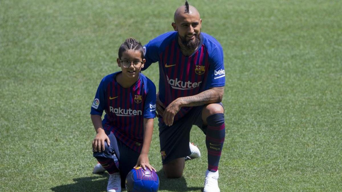 jdiazpresentaci n arturo vidal  fc barcelona  foto  jav180809164436