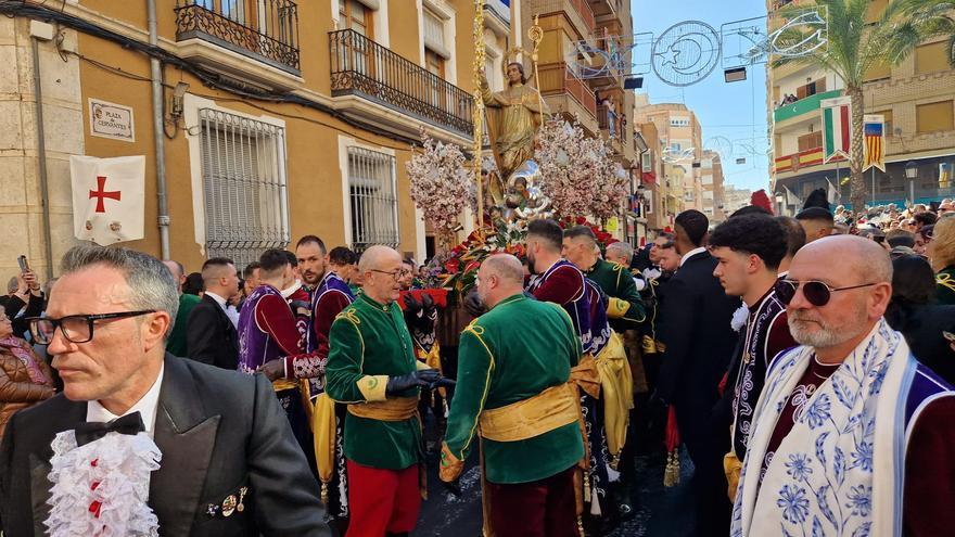 Así ha sido la suelta de palomas de los Moros y Cristiano de Sax