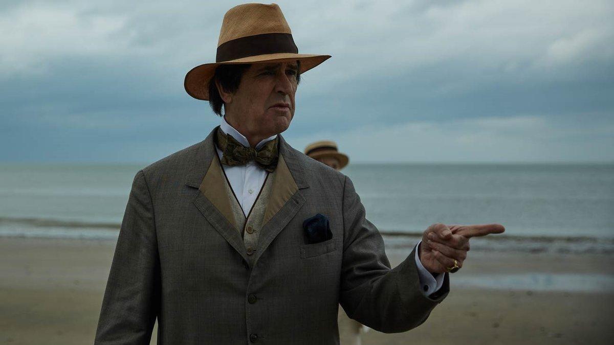 Rupert Everett, en un fotograma de 'La importancia de llamarse Oscar Wilde'