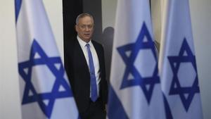 Benny Gantz antes de participar en una rueda de prensa en Tel Aviv.