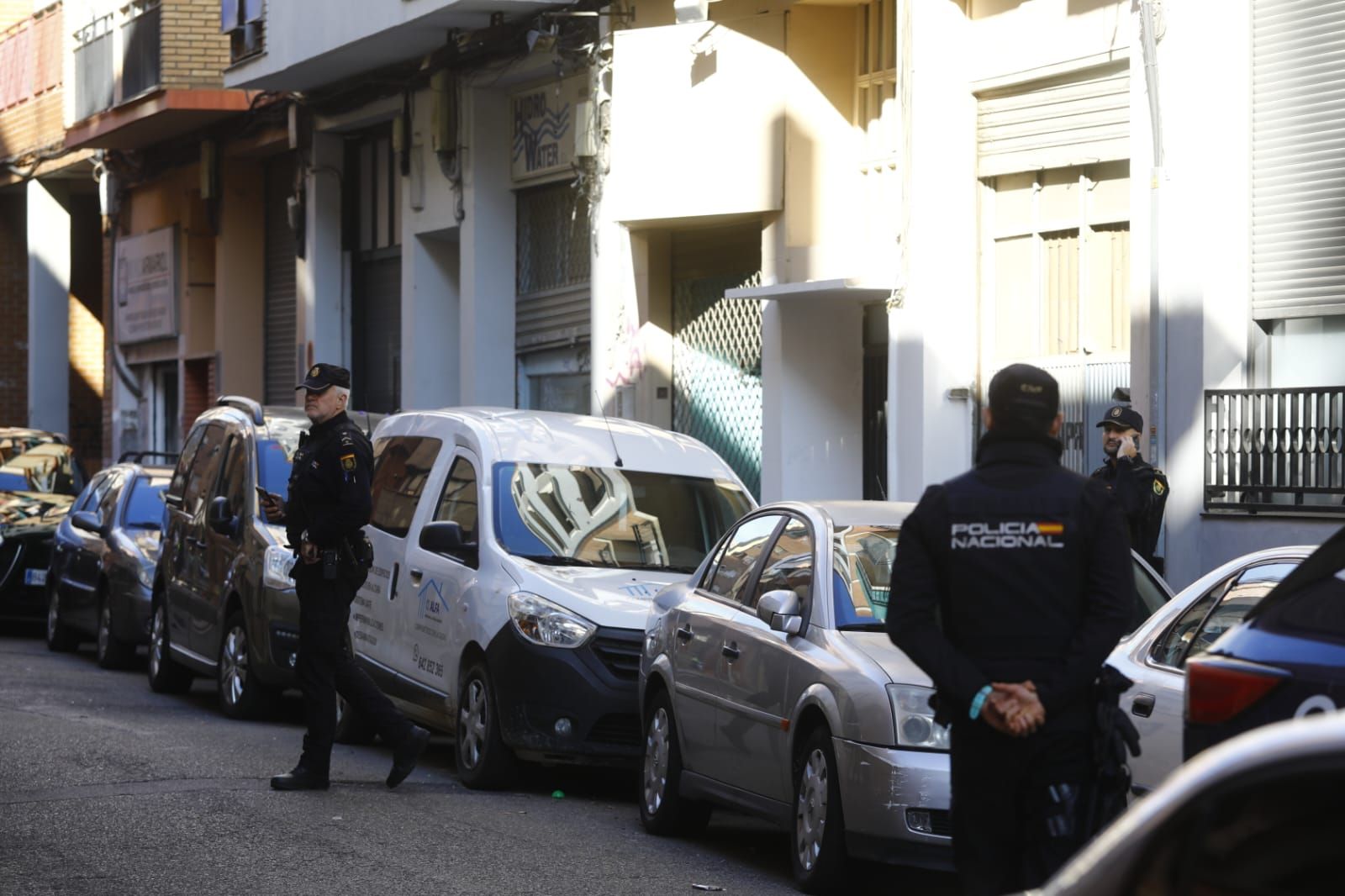 En imágenes | La Policía investiga un asesinato machista en Zaragoza