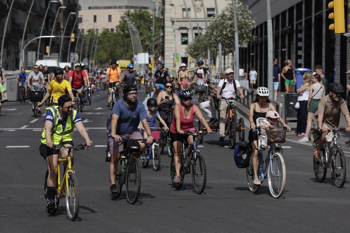 La fiesta de la bicicleta regresa a las calles de Barcelona con la Bicicletada.