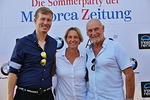 v.l.: Ralf Petzold, Martina Voss-Tecklenburg, Hermann Tecklenburg