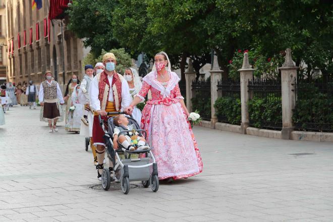 Búscate en el primer día de la ofrenda por la Calle Caballeros de las 20:00 a las 21:00