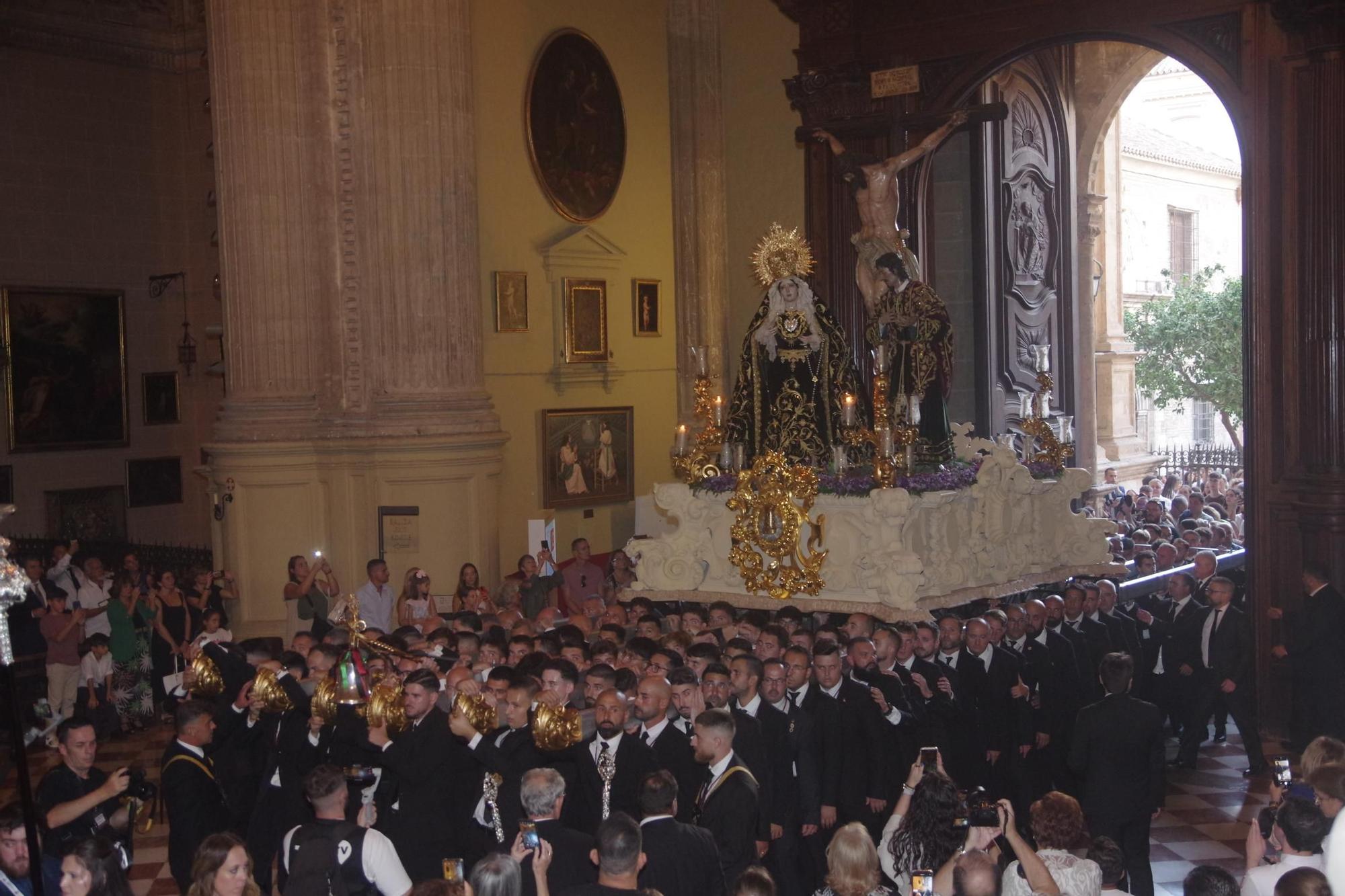 Procesión de la hermandad del Puerto de la Torre por el Centro de Málaga