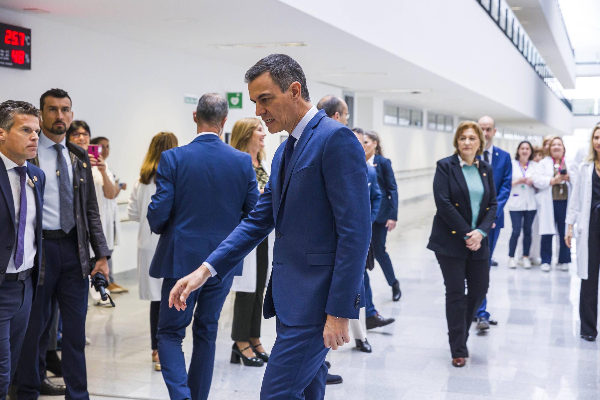 Visita de Pedro Sánchez al Hospital Universitario Central de Asturias (HUCA) en Oviedo