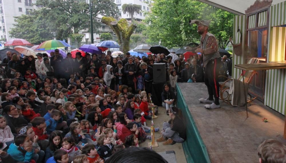 Los títeres se empapan en Redondela