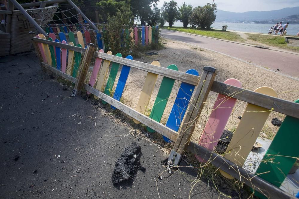 El deterioro de la ETEA: destrozos y vandalismo en el parque infantil