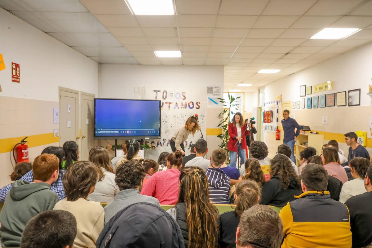 Un momento de la actividad desarrollada en el Centro de Educación Especial.