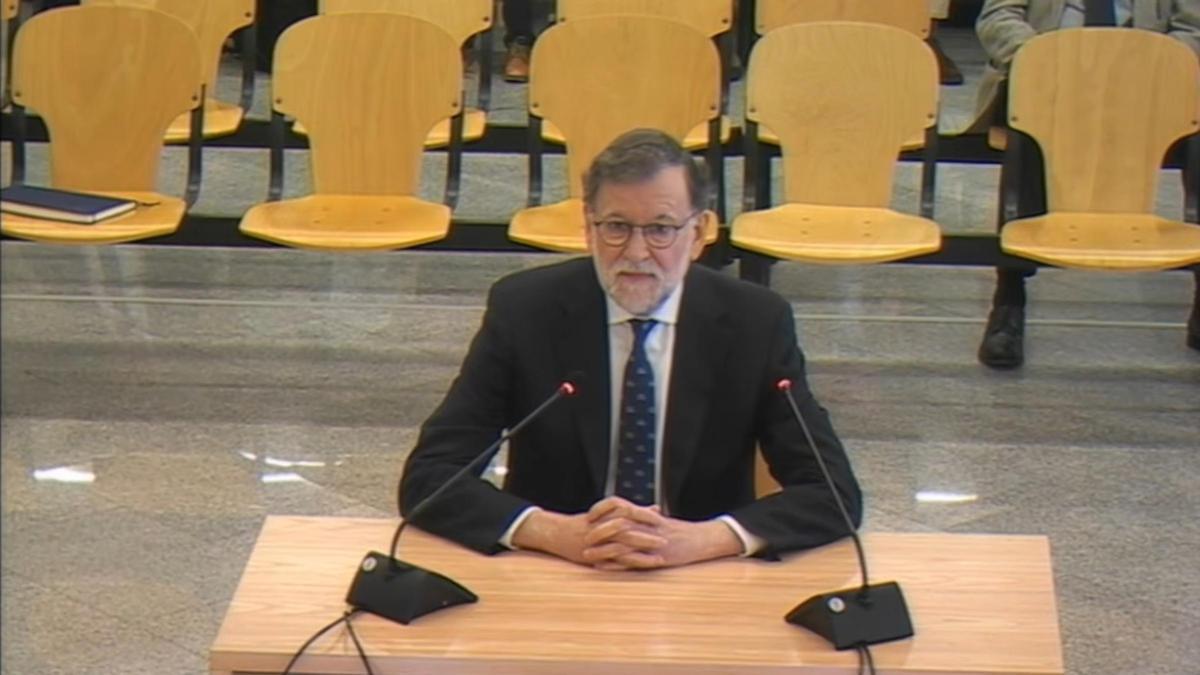 Captura de pantalla de l'expresident del govern espanyol Mariano Rajoy declarant a l'Audiència Nacional en el judici de la Kitchen.