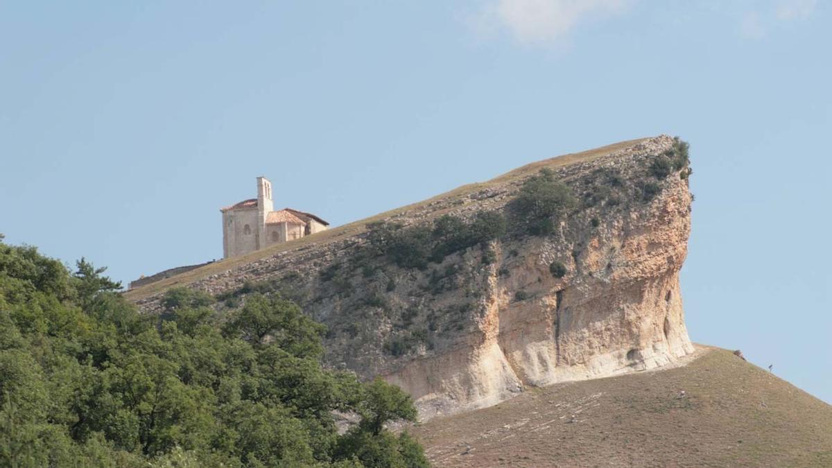 El templo que parce levitar en este pueblo de Castilla y León El templo que parce levitar en este pueblo de Castilla y León
