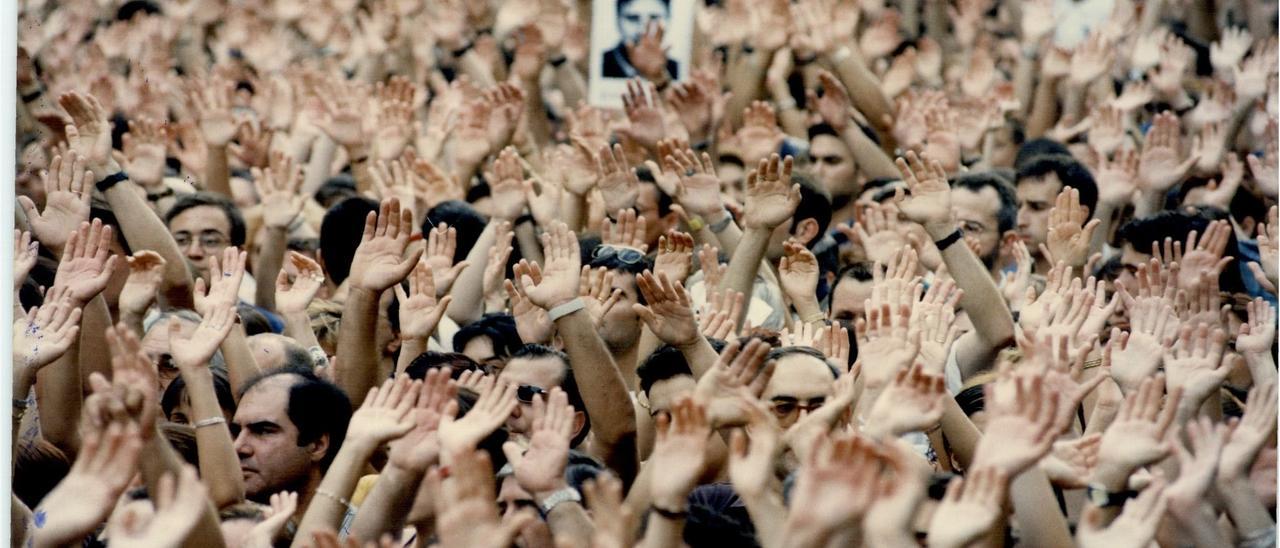 Manifestacion por el asesinato de Miguel Ángel Blanco