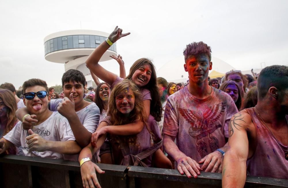 Holi Party en el Niemeyer