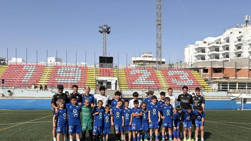 El fútbol base internacional se entrena en Sant Antoni
