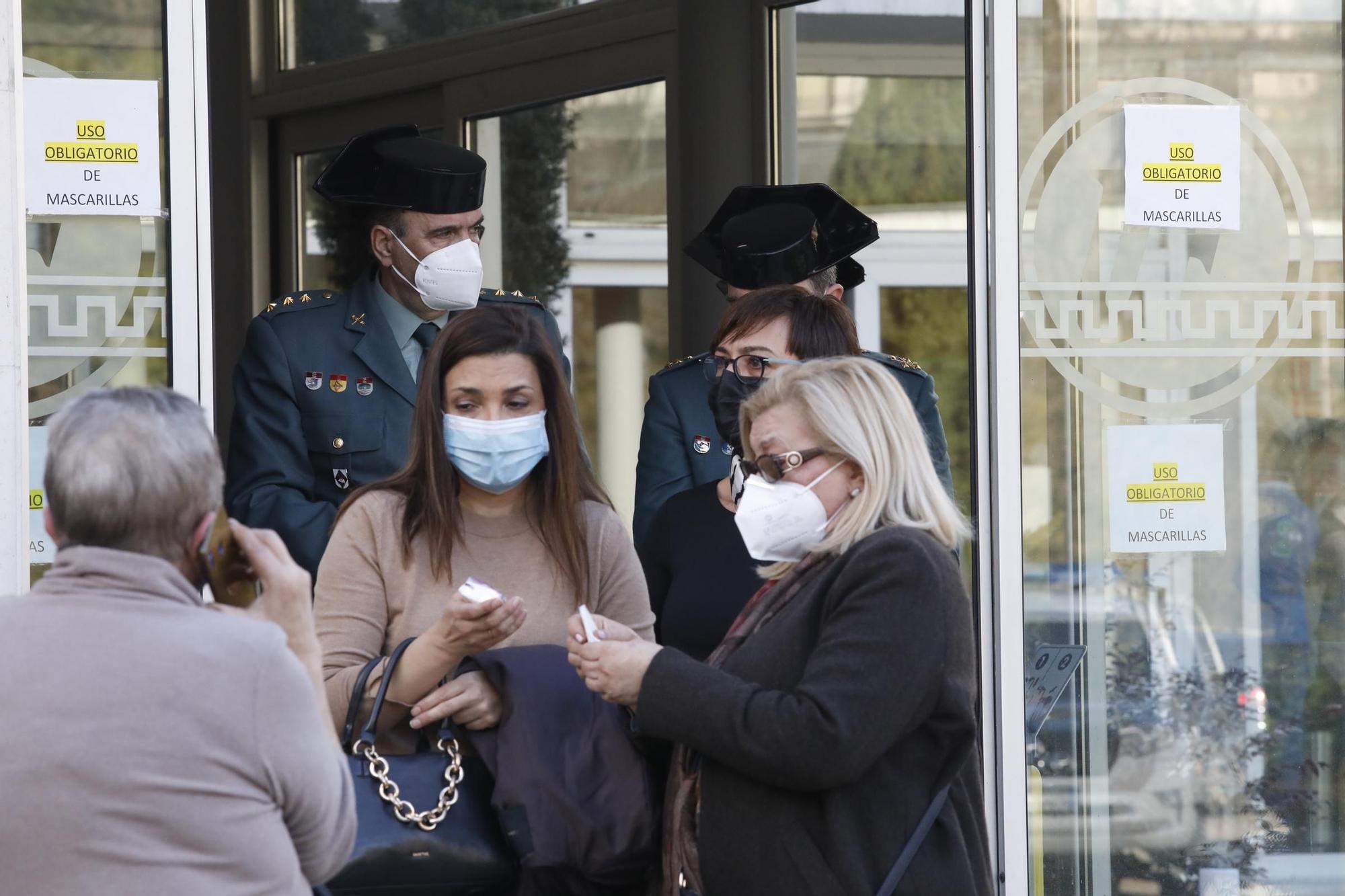 Despedida en el tanatorio al guardia civil atropellado en Mieres